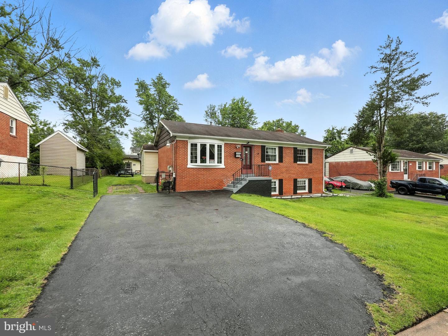 2205 CULPEPER DR, WOODBRIDGE, Virginia 22191, 4 Bedrooms Bedrooms, 8 Rooms Rooms,2 BathroomsBathrooms,Residential,For sale,2205 CULPEPER DR,VAPW2097538 MLS # VAPW2097538