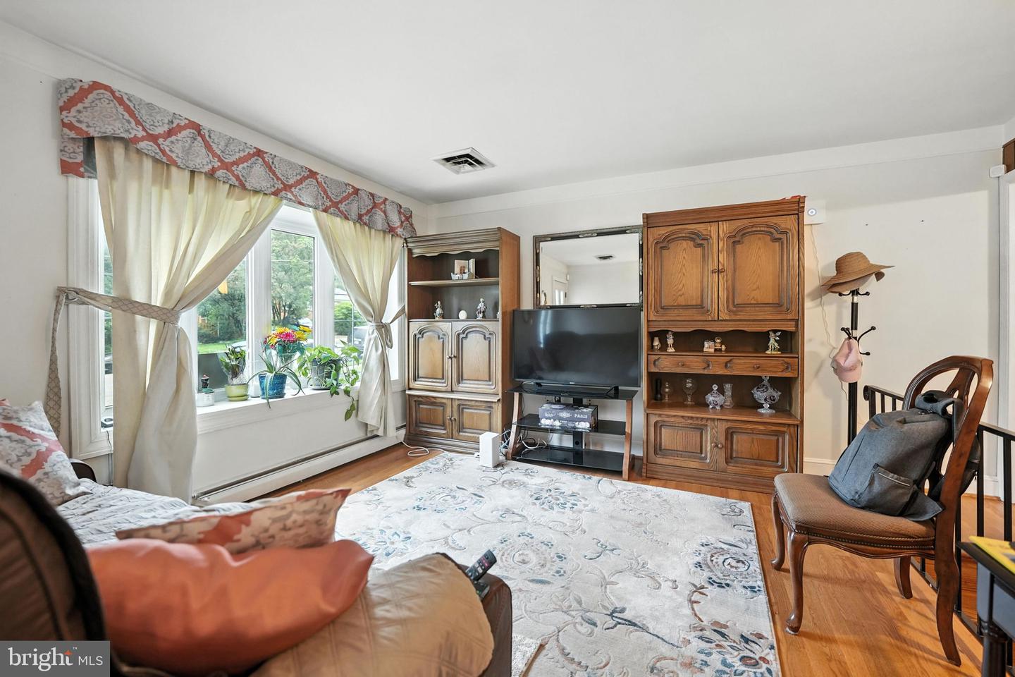 2205 CULPEPER DR, WOODBRIDGE, Virginia 22191, 4 Bedrooms Bedrooms, 8 Rooms Rooms,2 BathroomsBathrooms,Residential,For sale,2205 CULPEPER DR,VAPW2097538 MLS # VAPW2097538