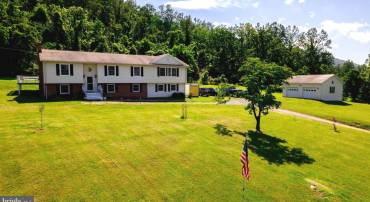 4179 FIERY RUN RD, LINDEN, Virginia 22642, 5 Bedrooms Bedrooms, ,2 BathroomsBathrooms,Residential,For sale,4179 FIERY RUN RD,VAFQ2017118 MLS # VAFQ2017118