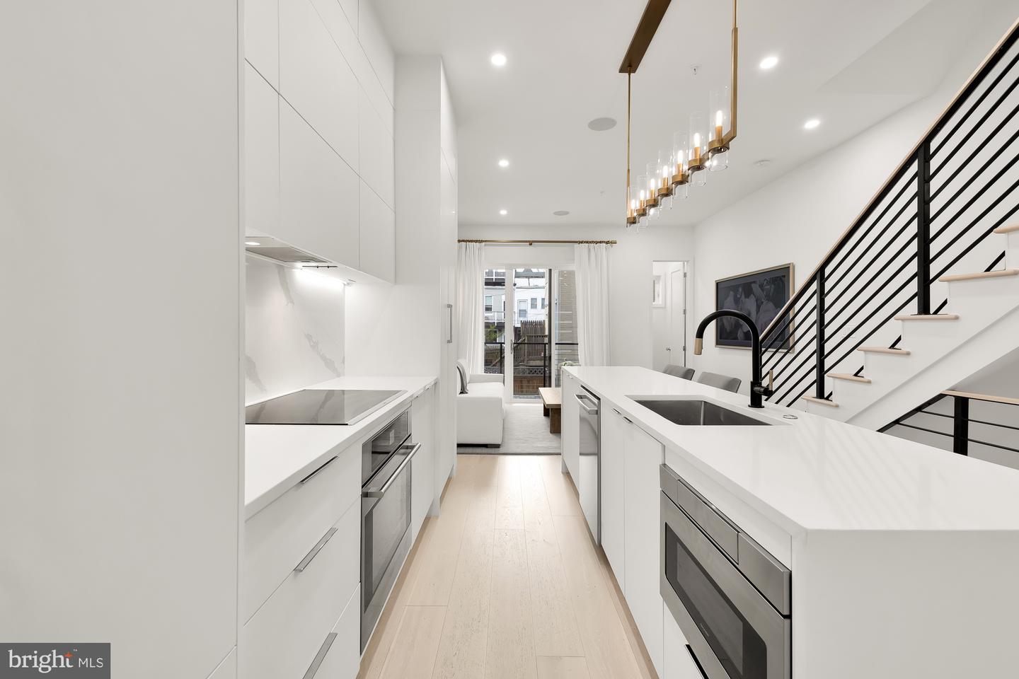 146 S ST NW #B, WASHINGTON, District Of Columbia 20001, 5 Bedrooms Bedrooms, ,3 BathroomsBathrooms,Residential,For sale,146 S ST NW #B,DCDC2206694 MLS # DCDC2206694