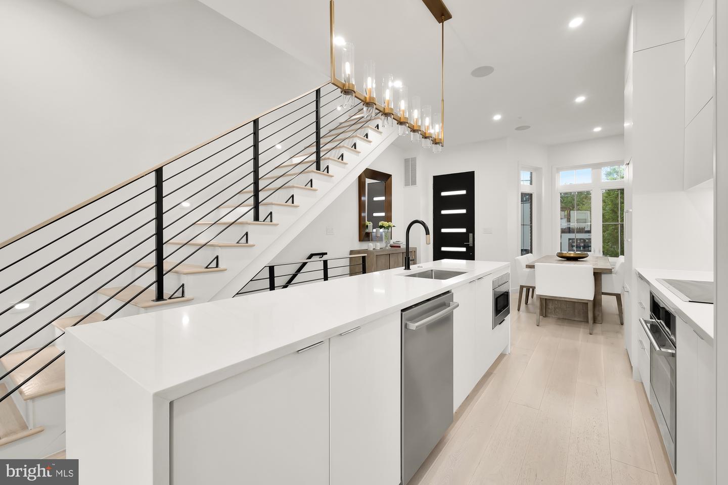 146 S ST NW #B, WASHINGTON, District Of Columbia 20001, 5 Bedrooms Bedrooms, ,3 BathroomsBathrooms,Residential,For sale,146 S ST NW #B,DCDC2206694 MLS # DCDC2206694