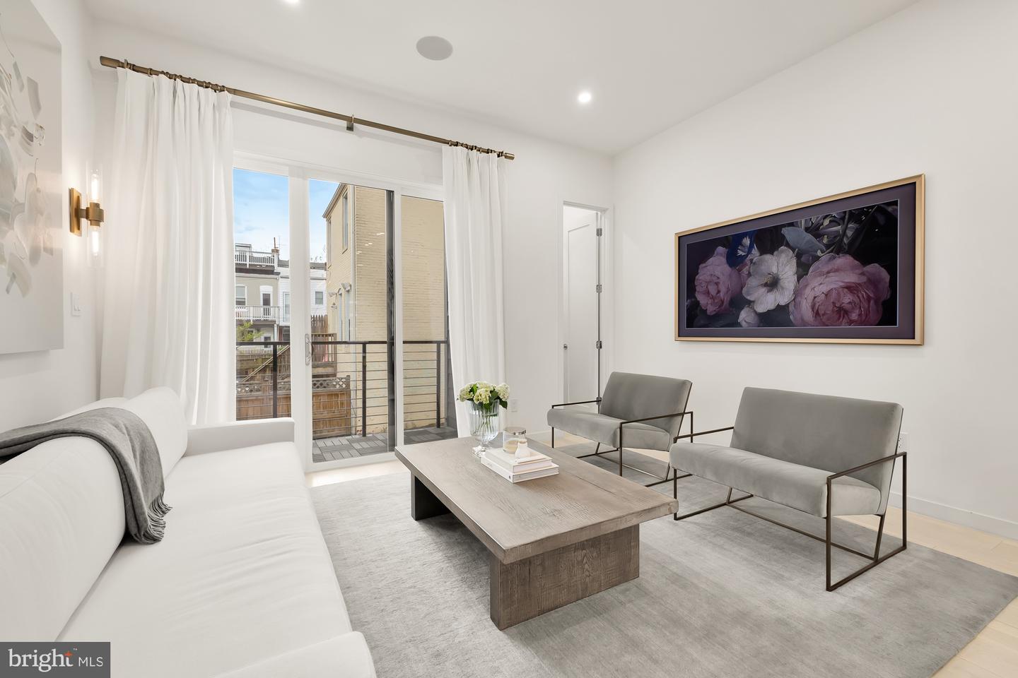 146 S ST NW #B, WASHINGTON, District Of Columbia 20001, 5 Bedrooms Bedrooms, ,3 BathroomsBathrooms,Residential,For sale,146 S ST NW #B,DCDC2206694 MLS # DCDC2206694