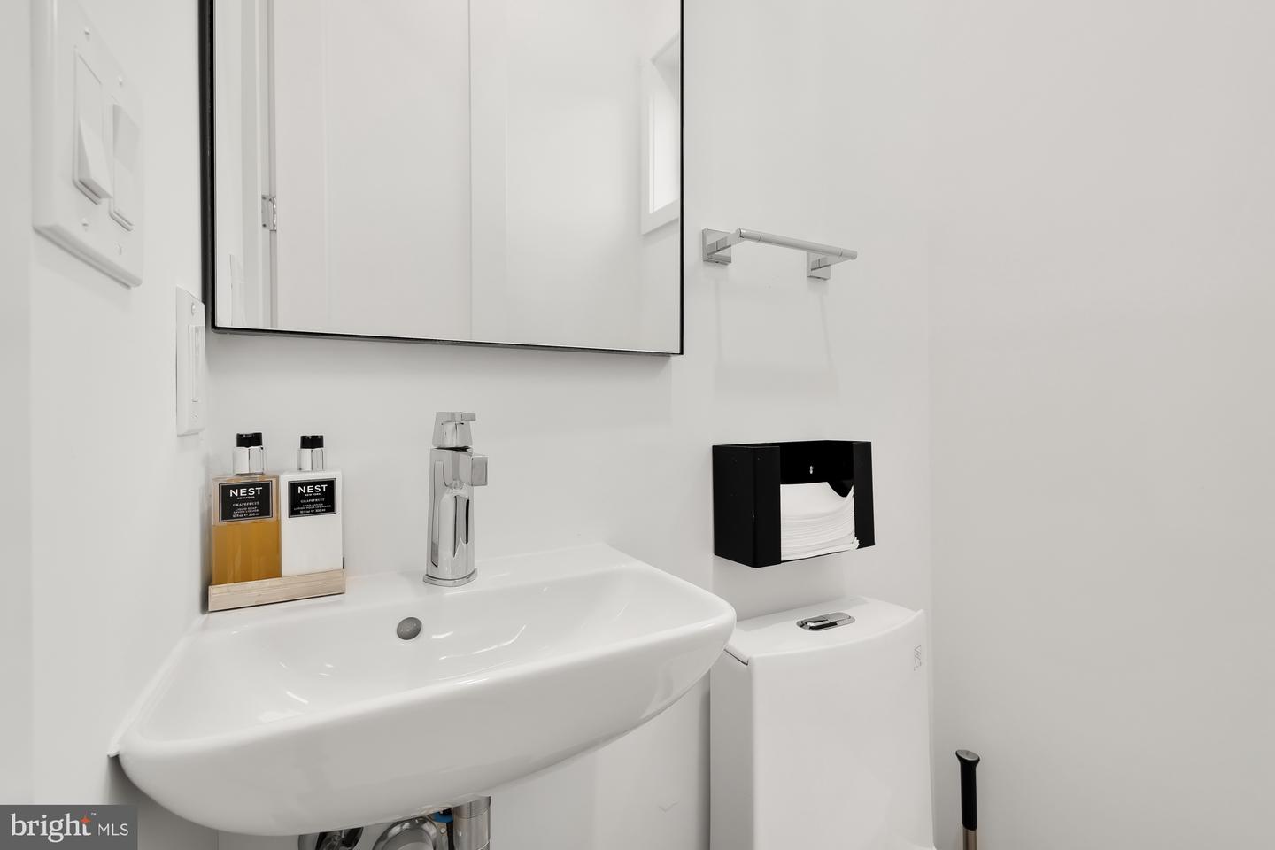 146 S ST NW #B, WASHINGTON, District Of Columbia 20001, 5 Bedrooms Bedrooms, ,3 BathroomsBathrooms,Residential,For sale,146 S ST NW #B,DCDC2206694 MLS # DCDC2206694