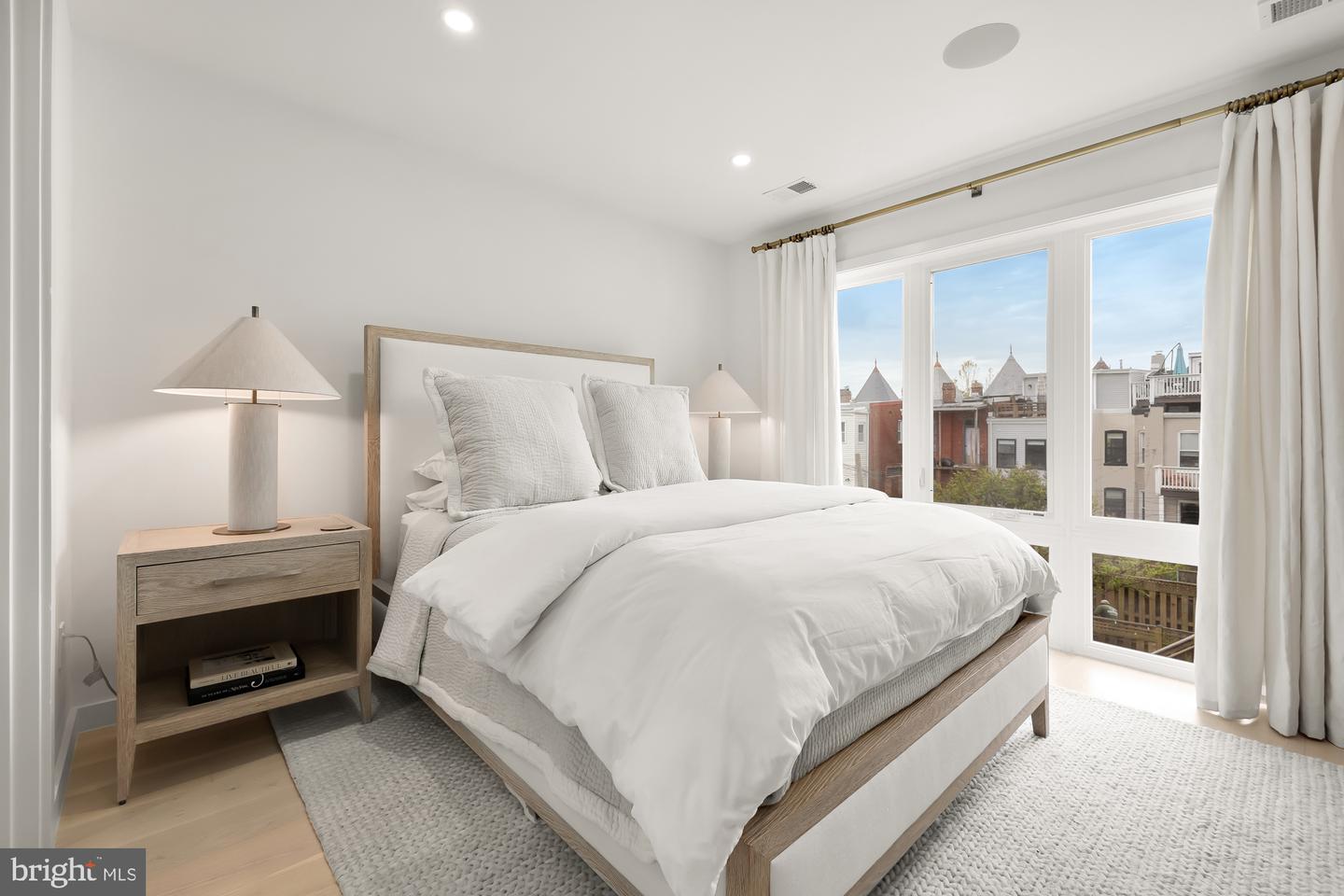 146 S ST NW #B, WASHINGTON, District Of Columbia 20001, 5 Bedrooms Bedrooms, ,3 BathroomsBathrooms,Residential,For sale,146 S ST NW #B,DCDC2206694 MLS # DCDC2206694