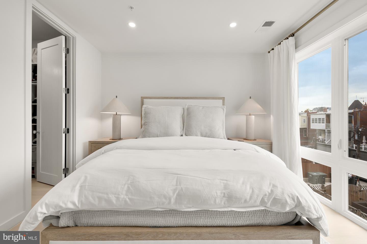 146 S ST NW #B, WASHINGTON, District Of Columbia 20001, 5 Bedrooms Bedrooms, ,3 BathroomsBathrooms,Residential,For sale,146 S ST NW #B,DCDC2206694 MLS # DCDC2206694