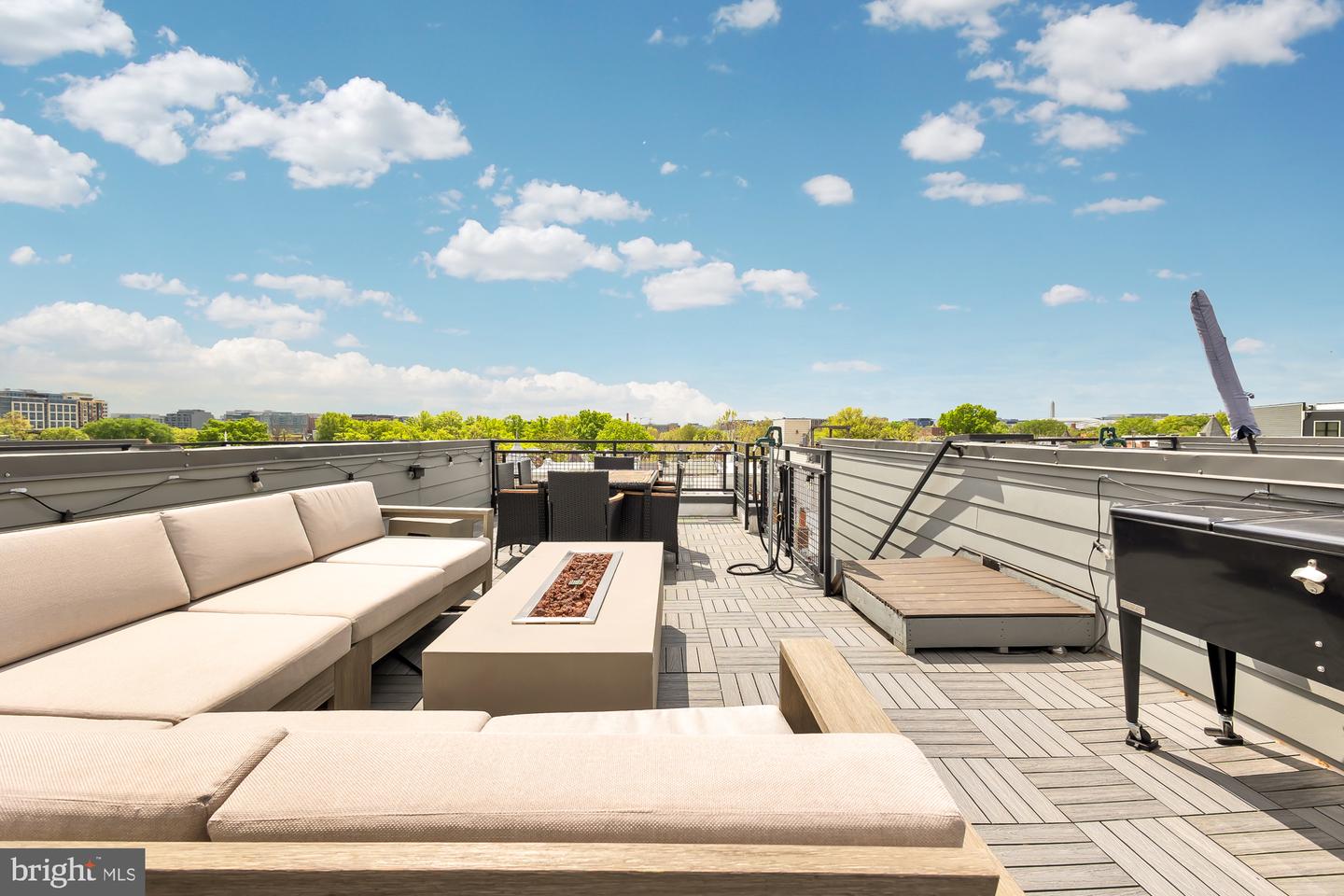 146 S ST NW #B, WASHINGTON, District Of Columbia 20001, 5 Bedrooms Bedrooms, ,3 BathroomsBathrooms,Residential,For sale,146 S ST NW #B,DCDC2206694 MLS # DCDC2206694
