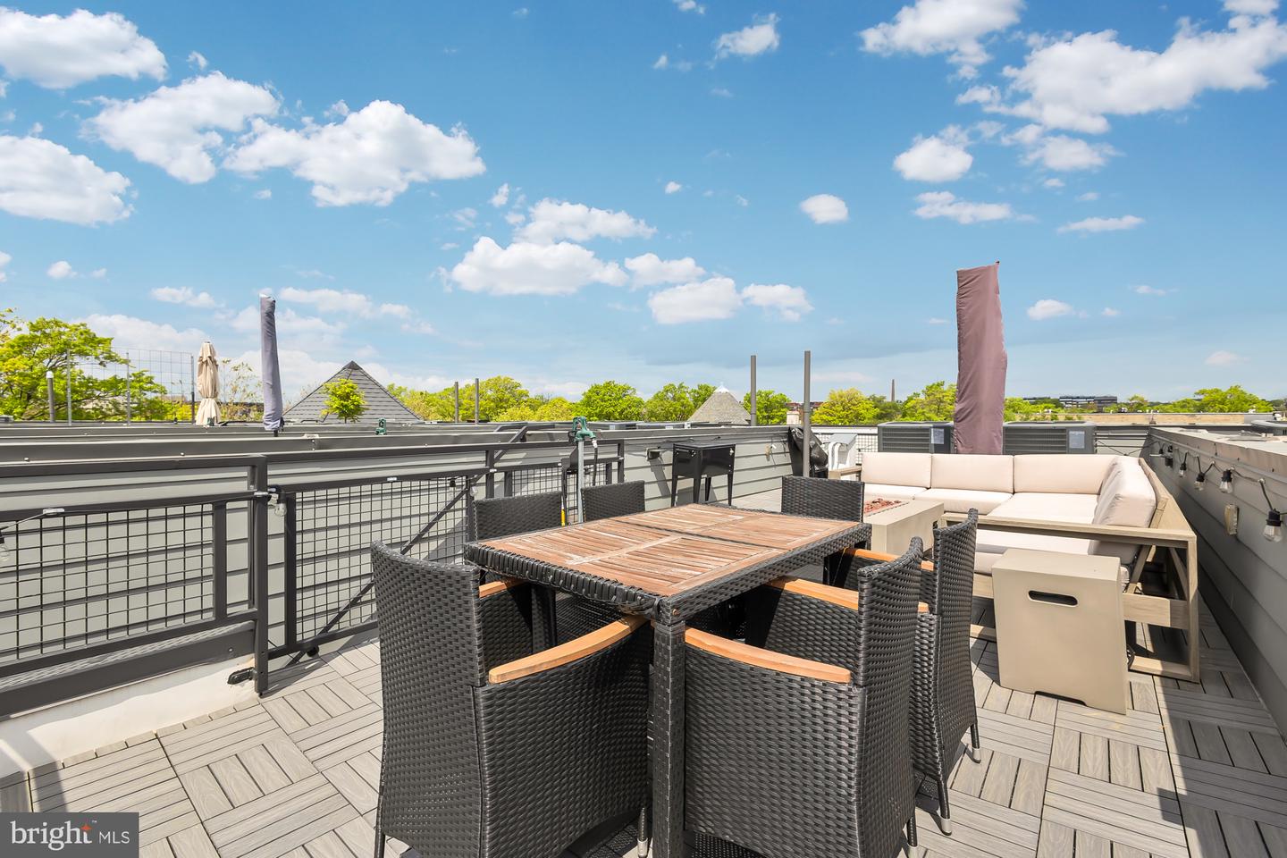 146 S ST NW #B, WASHINGTON, District Of Columbia 20001, 5 Bedrooms Bedrooms, ,3 BathroomsBathrooms,Residential,For sale,146 S ST NW #B,DCDC2206694 MLS # DCDC2206694