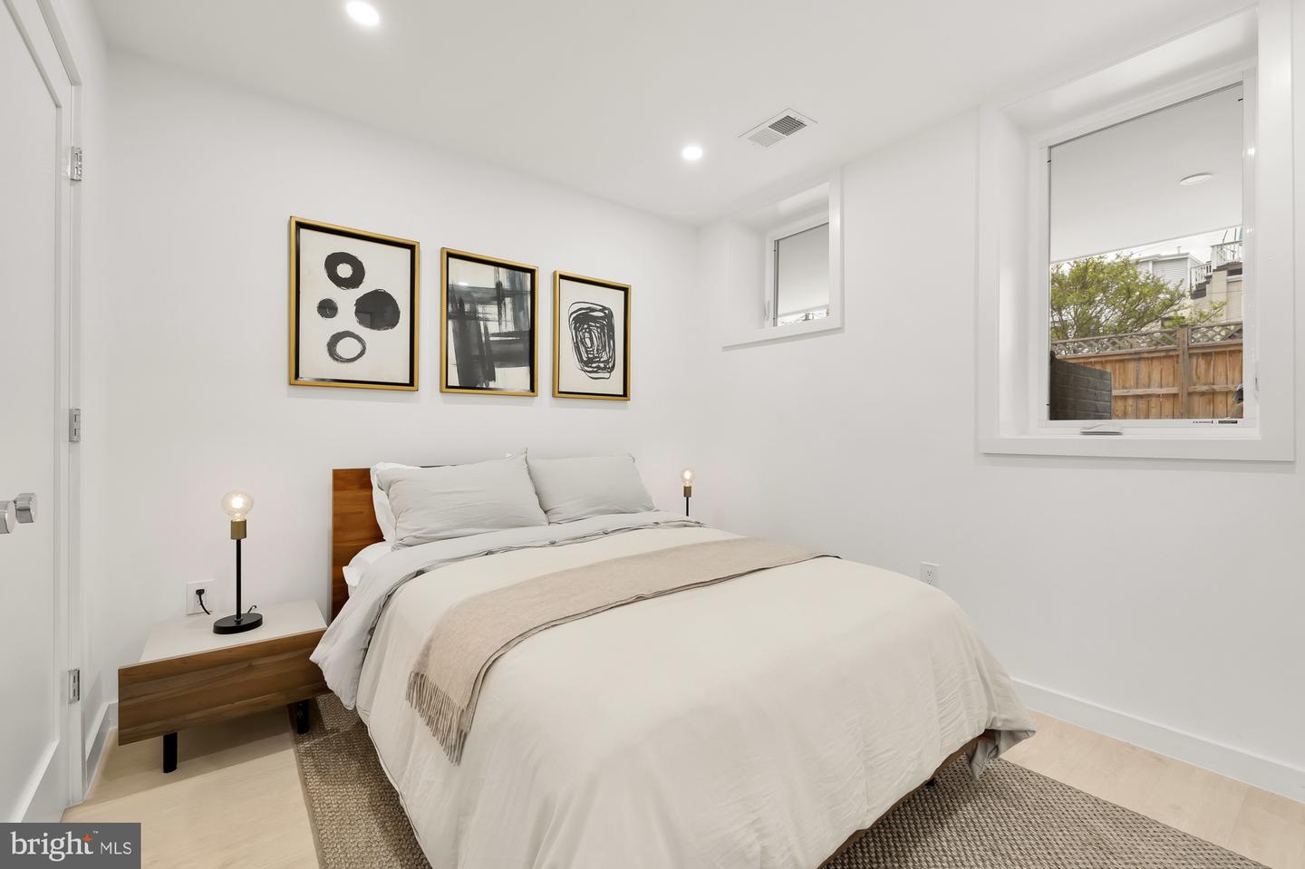 146 S ST NW #B, WASHINGTON, District Of Columbia 20001, 5 Bedrooms Bedrooms, ,3 BathroomsBathrooms,Residential,For sale,146 S ST NW #B,DCDC2206694 MLS # DCDC2206694