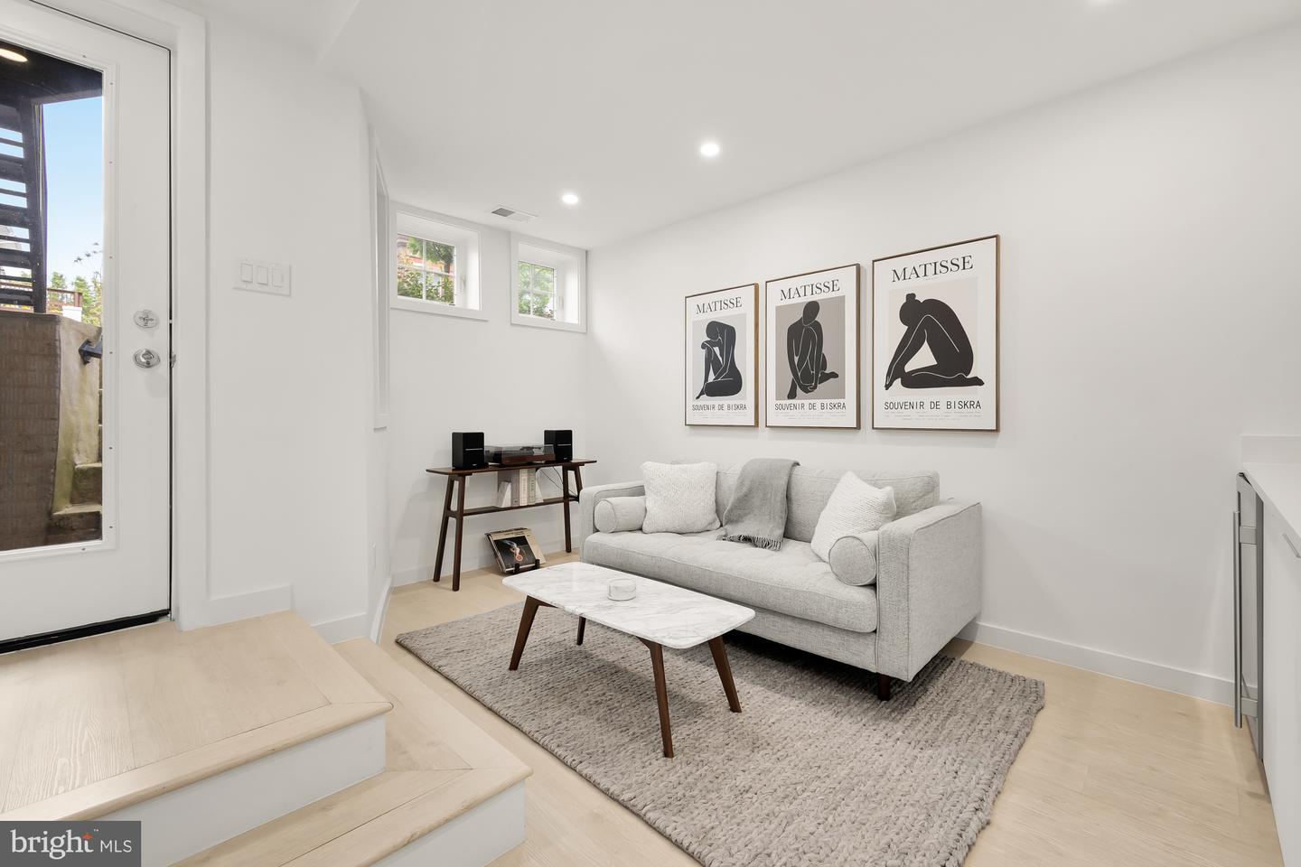 146 S ST NW #B, WASHINGTON, District Of Columbia 20001, 5 Bedrooms Bedrooms, ,3 BathroomsBathrooms,Residential,For sale,146 S ST NW #B,DCDC2206694 MLS # DCDC2206694