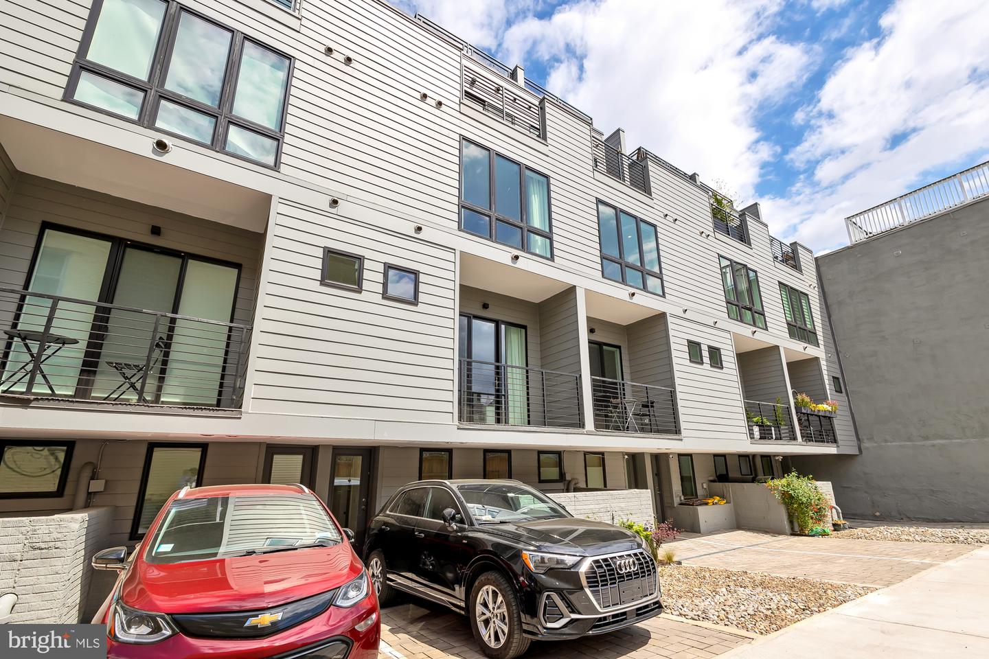 146 S ST NW #B, WASHINGTON, District Of Columbia 20001, 5 Bedrooms Bedrooms, ,3 BathroomsBathrooms,Residential,For sale,146 S ST NW #B,DCDC2206694 MLS # DCDC2206694