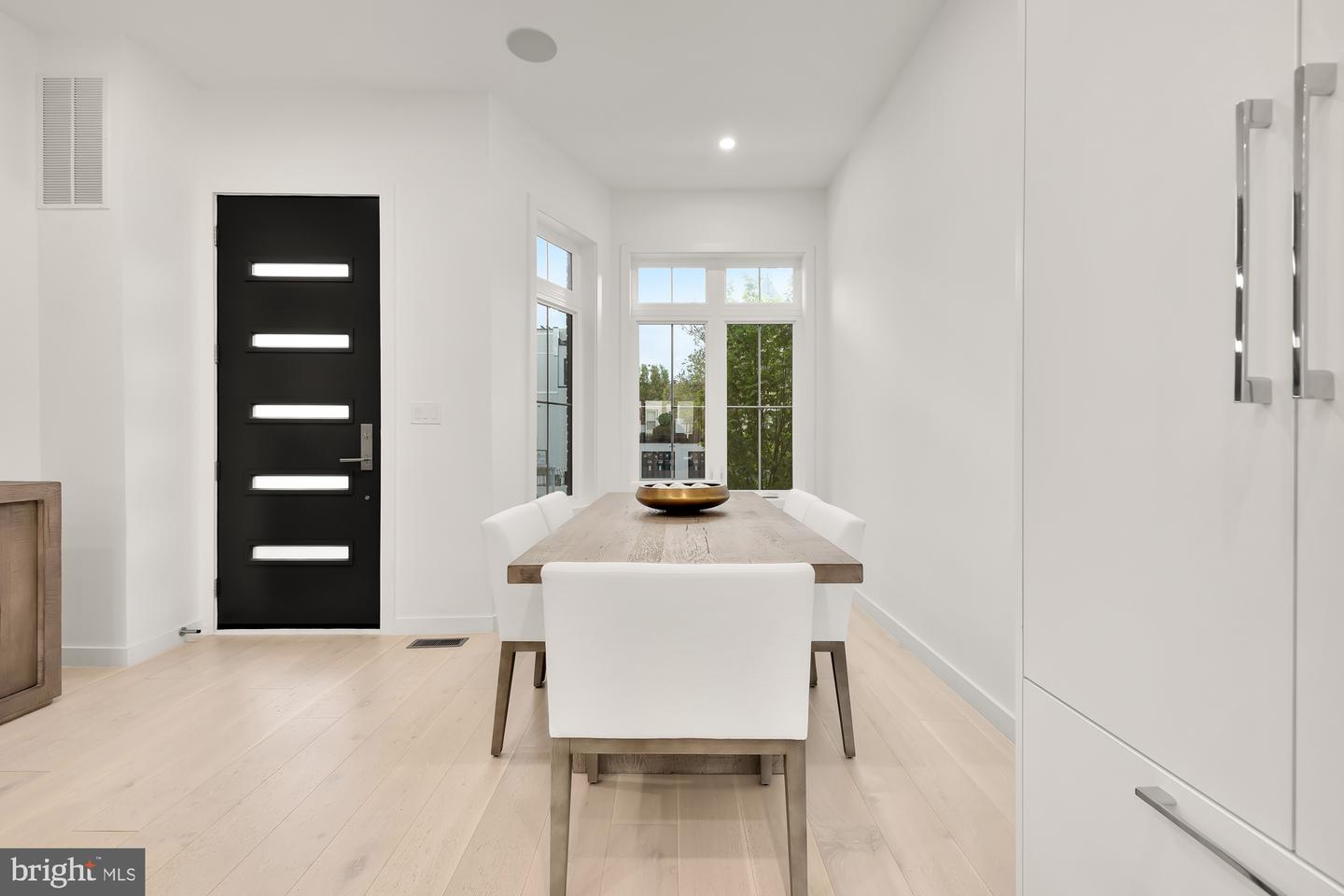 146 S ST NW #B, WASHINGTON, District Of Columbia 20001, 5 Bedrooms Bedrooms, ,3 BathroomsBathrooms,Residential,For sale,146 S ST NW #B,DCDC2206694 MLS # DCDC2206694
