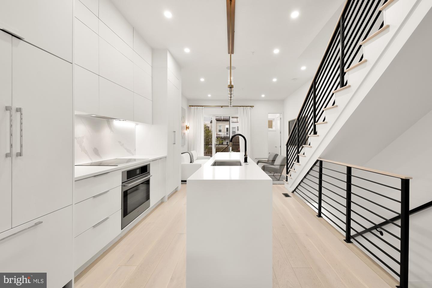 146 S ST NW #B, WASHINGTON, District Of Columbia 20001, 5 Bedrooms Bedrooms, ,3 BathroomsBathrooms,Residential,For sale,146 S ST NW #B,DCDC2206694 MLS # DCDC2206694