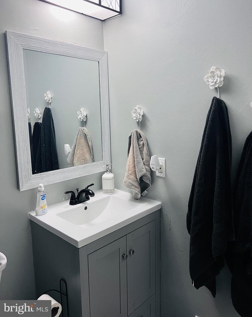 5122 COTTONWOOD CT, FREDERICKSBURG, Virginia 22407, 3 Bedrooms Bedrooms, ,1 BathroomBathrooms,Residential,For sale,5122 COTTONWOOD CT,VASP2034106 MLS # VASP2034106