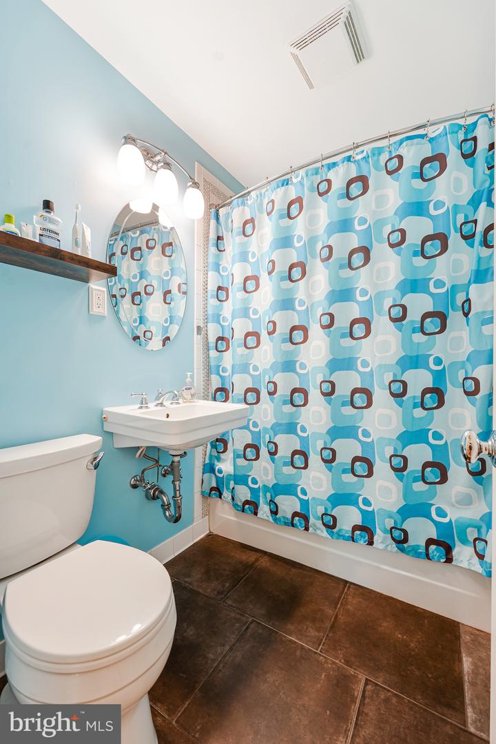 8615 ACORN CIR, VIENNA, Virginia 22180, 4 Bedrooms Bedrooms, ,2 BathroomsBathrooms,Residential,For sale,8615 ACORN CIR,VAFX2249178 MLS # VAFX2249178
