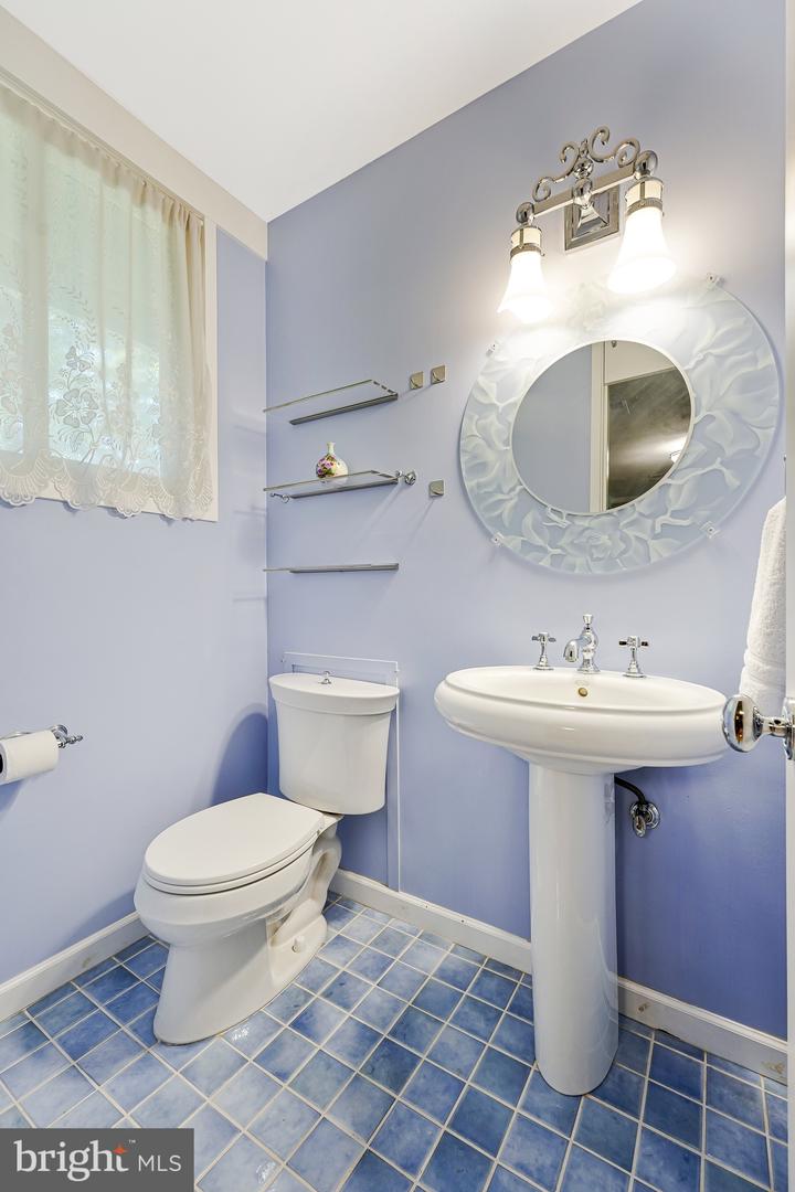 8615 ACORN CIR, VIENNA, Virginia 22180, 4 Bedrooms Bedrooms, ,2 BathroomsBathrooms,Residential,For sale,8615 ACORN CIR,VAFX2249178 MLS # VAFX2249178