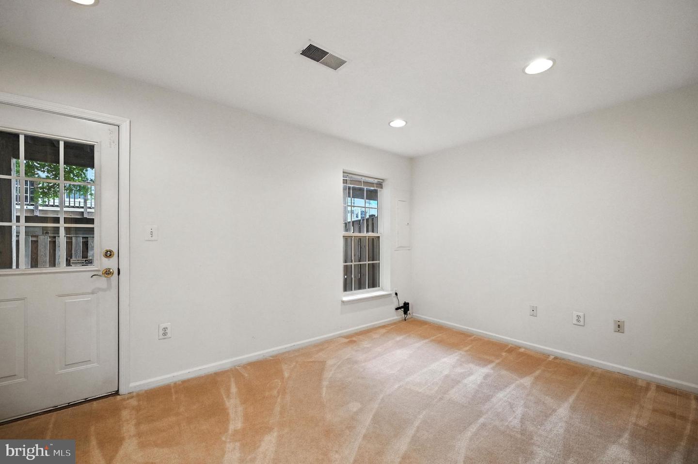 6949 BANCHORY CT, ALEXANDRIA, Virginia 22315, 3 Bedrooms Bedrooms, ,3 BathroomsBathrooms,Residential,For sale,6949 BANCHORY CT,VAFX2249194 MLS # VAFX2249194