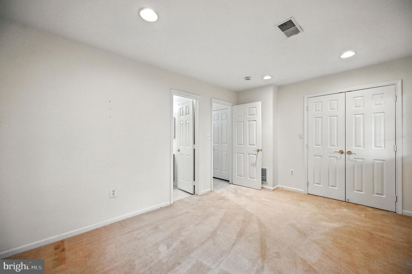 6949 BANCHORY CT, ALEXANDRIA, Virginia 22315, 3 Bedrooms Bedrooms, ,3 BathroomsBathrooms,Residential,For sale,6949 BANCHORY CT,VAFX2249194 MLS # VAFX2249194