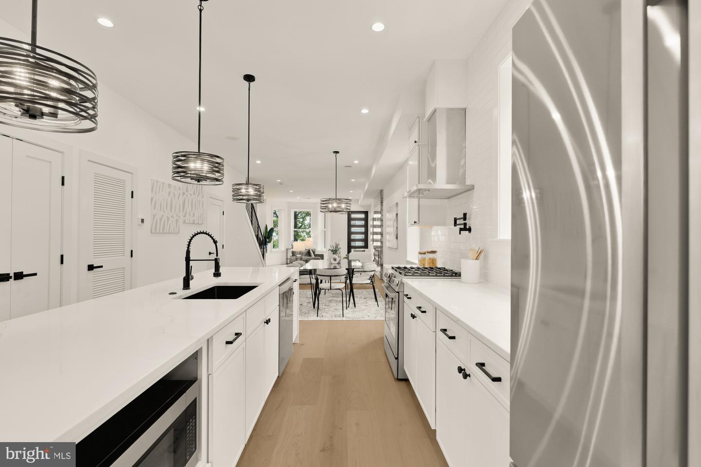2035 NORTH CAPITOL ST NE, WASHINGTON, District Of Columbia 20002, 4 Bedrooms Bedrooms, ,3 BathroomsBathrooms,Residential,For sale,2035 NORTH CAPITOL ST NE,DCDC2206746 MLS # DCDC2206746
