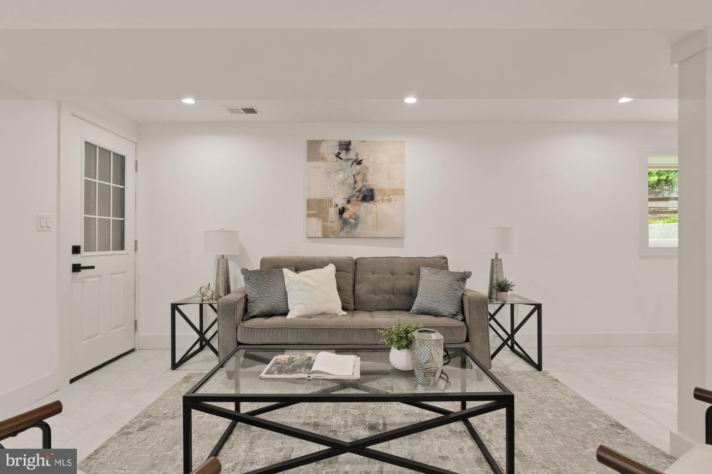 2035 NORTH CAPITOL ST NE, WASHINGTON, District Of Columbia 20002, 4 Bedrooms Bedrooms, ,3 BathroomsBathrooms,Residential,For sale,2035 NORTH CAPITOL ST NE,DCDC2206746 MLS # DCDC2206746