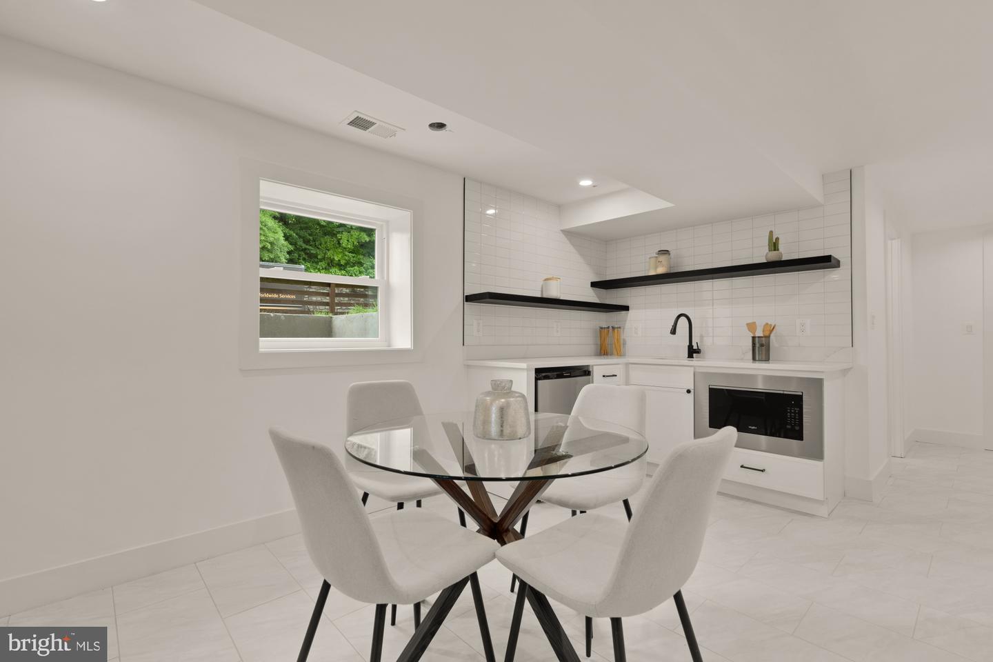 2035 NORTH CAPITOL ST NE, WASHINGTON, District Of Columbia 20002, 4 Bedrooms Bedrooms, ,3 BathroomsBathrooms,Residential,For sale,2035 NORTH CAPITOL ST NE,DCDC2206746 MLS # DCDC2206746