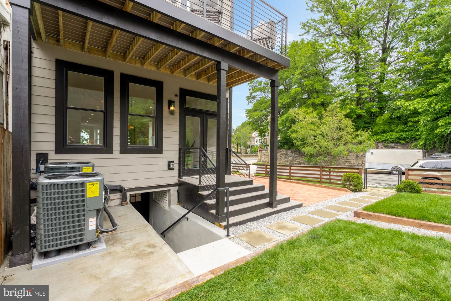 2035 NORTH CAPITOL ST NE, WASHINGTON, District Of Columbia 20002, 4 Bedrooms Bedrooms, ,3 BathroomsBathrooms,Residential,For sale,2035 NORTH CAPITOL ST NE,DCDC2206746 MLS # DCDC2206746