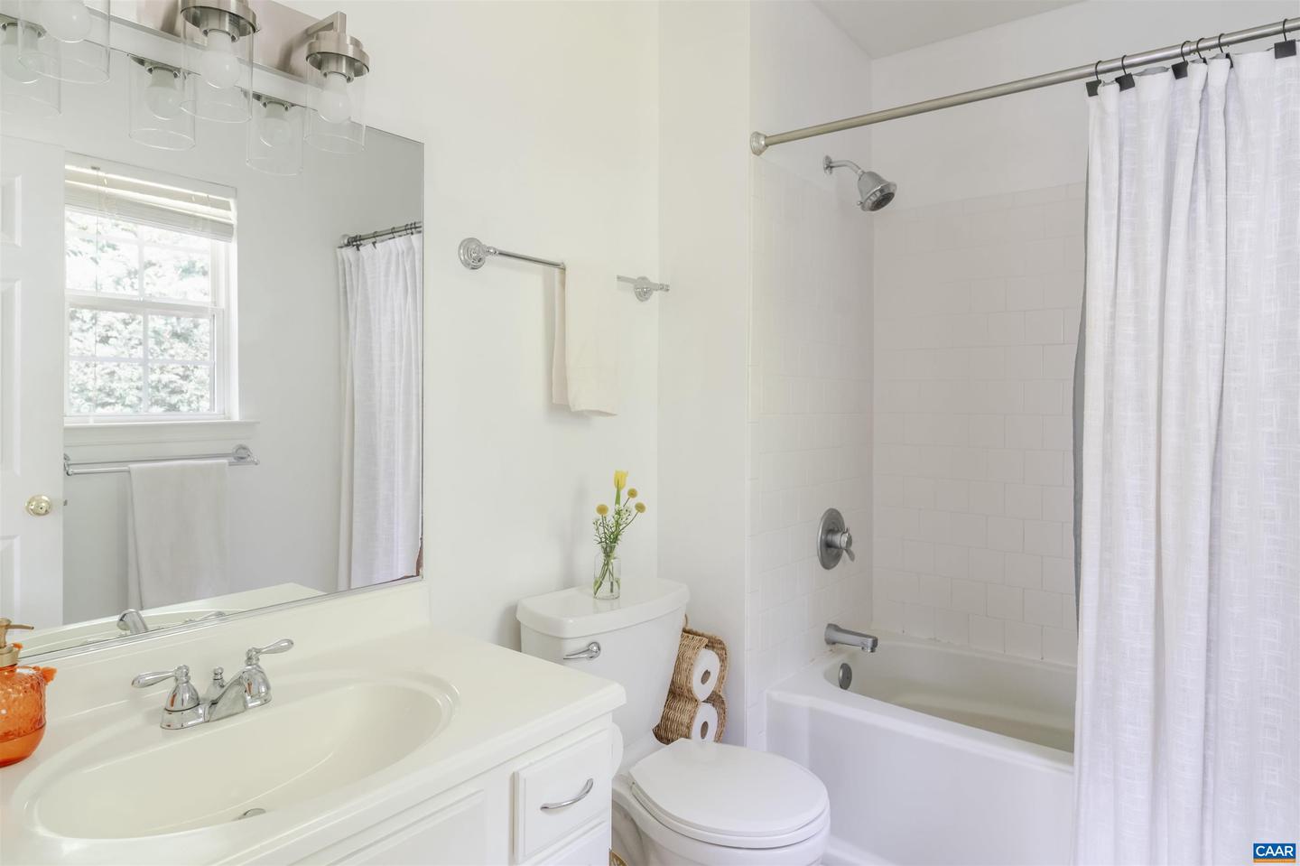 1470 WILLOW LAKE DR, CHARLOTTESVILLE, Virginia 22902, 3 Bedrooms Bedrooms, ,2 BathroomsBathrooms,Residential,For sale,1470 WILLOW LAKE DR,665940 MLS # 665940