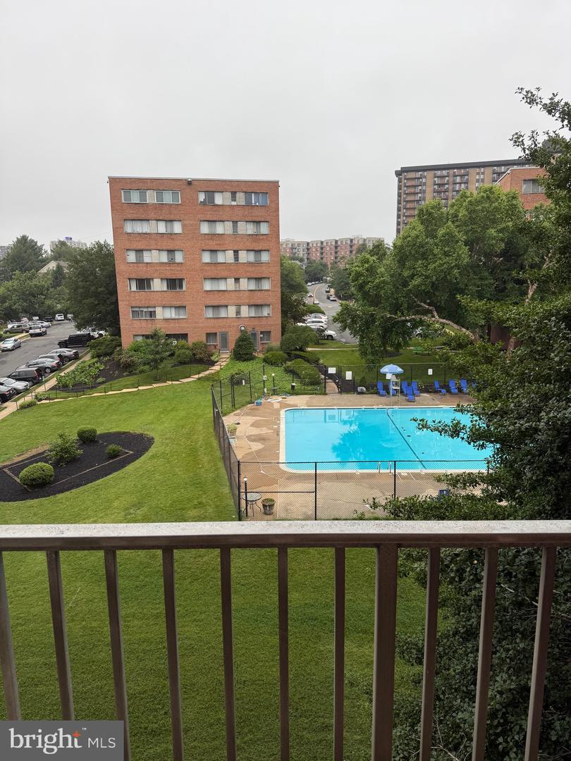 431 N ARMISTEAD ST N #406, ALEXANDRIA, Virginia 22312, 1 Bedroom Bedrooms, ,1 BathroomBathrooms,Residential,For sale,431 N ARMISTEAD ST N #406,VAAX2046780 MLS # VAAX2046780