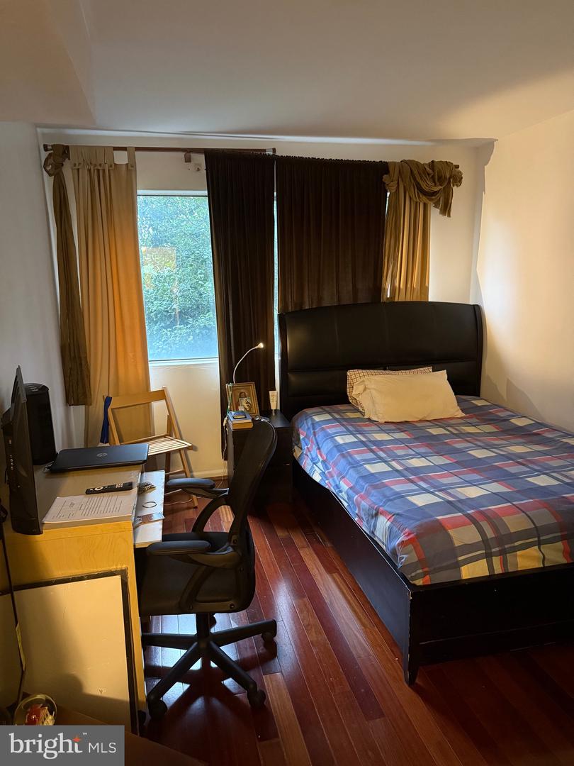 431 N ARMISTEAD ST N #406, ALEXANDRIA, Virginia 22312, 1 Bedroom Bedrooms, ,1 BathroomBathrooms,Residential,For sale,431 N ARMISTEAD ST N #406,VAAX2046780 MLS # VAAX2046780
