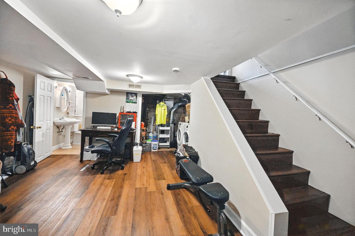 851 S IVY ST, ARLINGTON, Virginia 22204, 2 Bedrooms Bedrooms, ,2 BathroomsBathrooms,Residential,For sale,851 S IVY ST,VAAR2059588 MLS # VAAR2059588