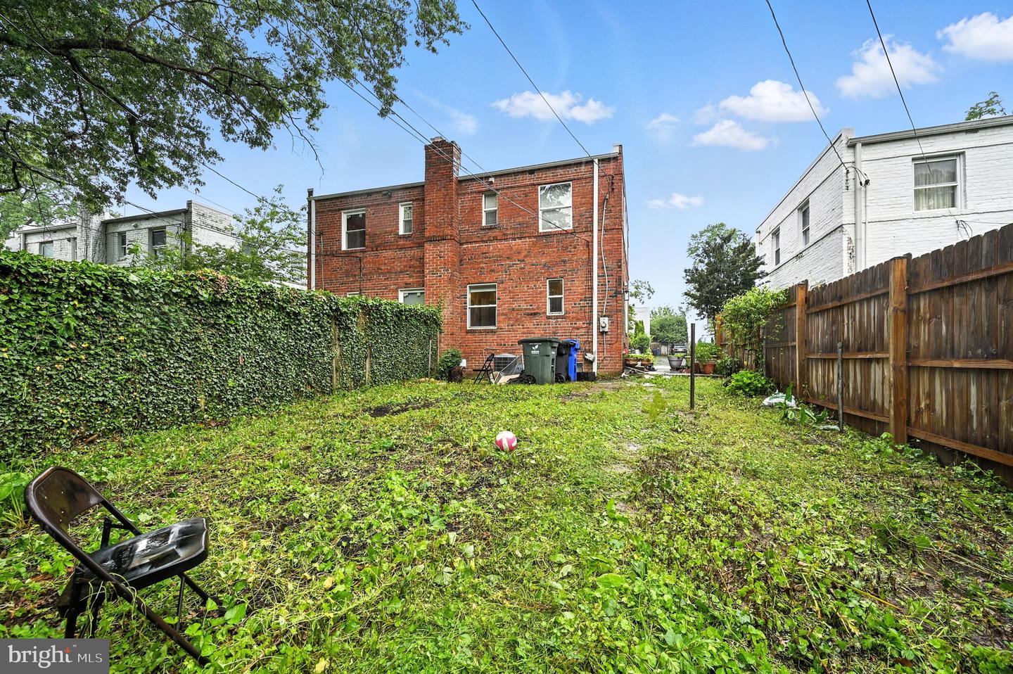 851 S IVY ST, ARLINGTON, Virginia 22204, 2 Bedrooms Bedrooms, ,2 BathroomsBathrooms,Residential,For sale,851 S IVY ST,VAAR2059588 MLS # VAAR2059588
