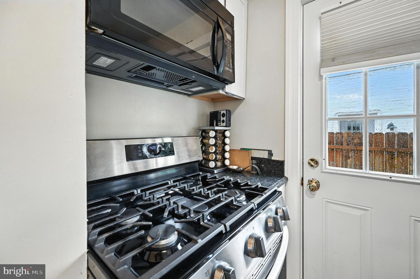 851 S IVY ST, ARLINGTON, Virginia 22204, 2 Bedrooms Bedrooms, ,2 BathroomsBathrooms,Residential,For sale,851 S IVY ST,VAAR2059588 MLS # VAAR2059588