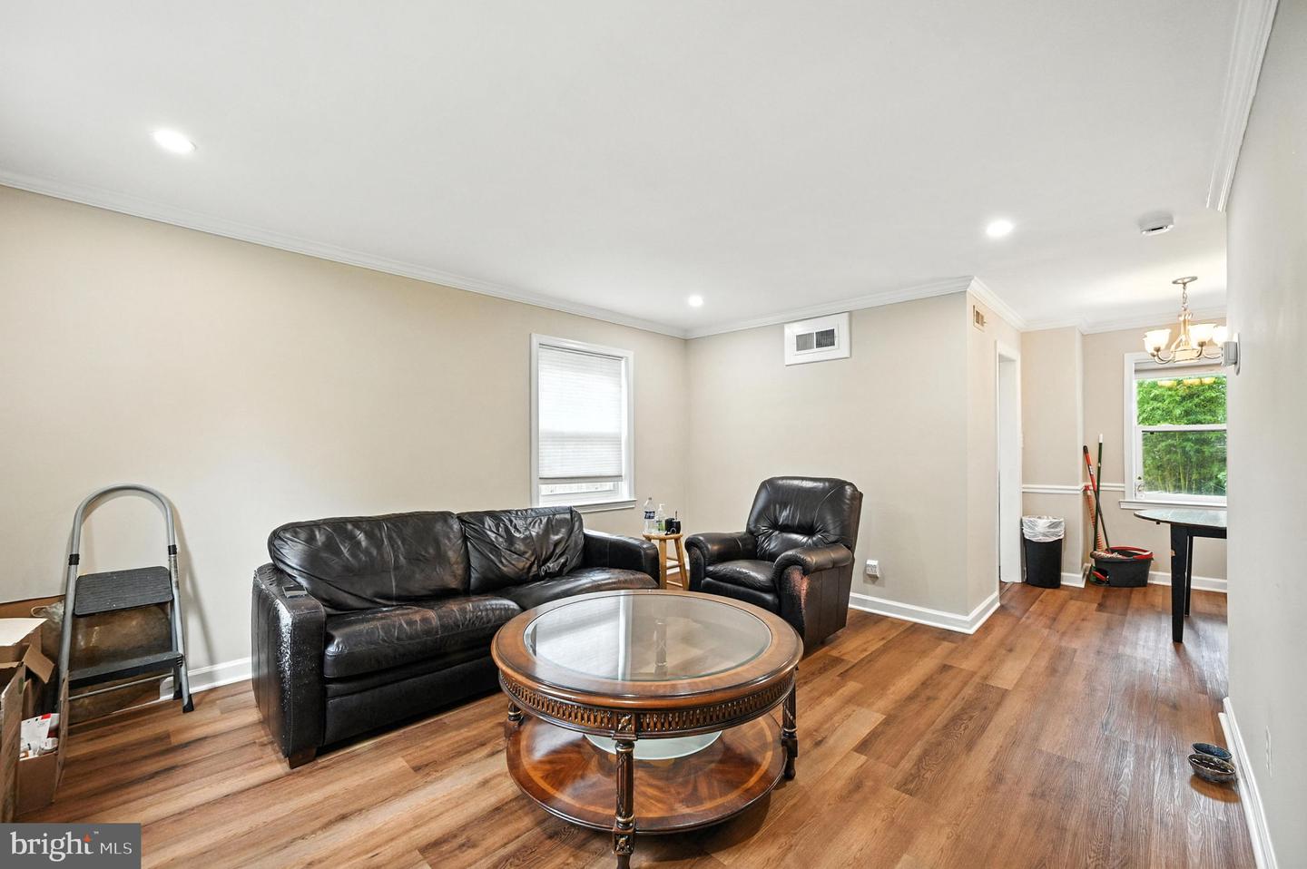 851 S IVY ST, ARLINGTON, Virginia 22204, 2 Bedrooms Bedrooms, ,2 BathroomsBathrooms,Residential,For sale,851 S IVY ST,VAAR2059588 MLS # VAAR2059588