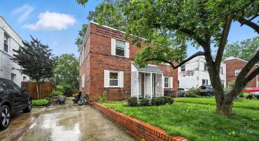 851 S IVY ST, ARLINGTON, Virginia 22204, 2 Bedrooms Bedrooms, ,2 BathroomsBathrooms,Residential,For sale,851 S IVY ST,VAAR2059588 MLS # VAAR2059588