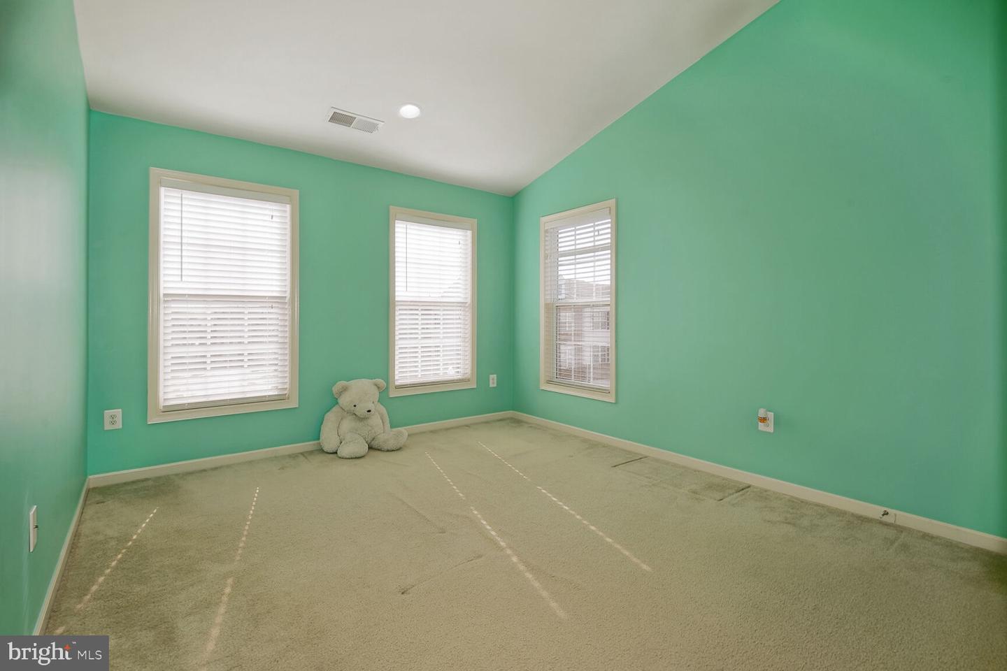 25053 PRAIRIE FIRE SQ, ALDIE, Virginia 20105, 3 Bedrooms Bedrooms, ,3 BathroomsBathrooms,Residential,For sale,25053 PRAIRIE FIRE SQ,VALO2100166 MLS # VALO2100166