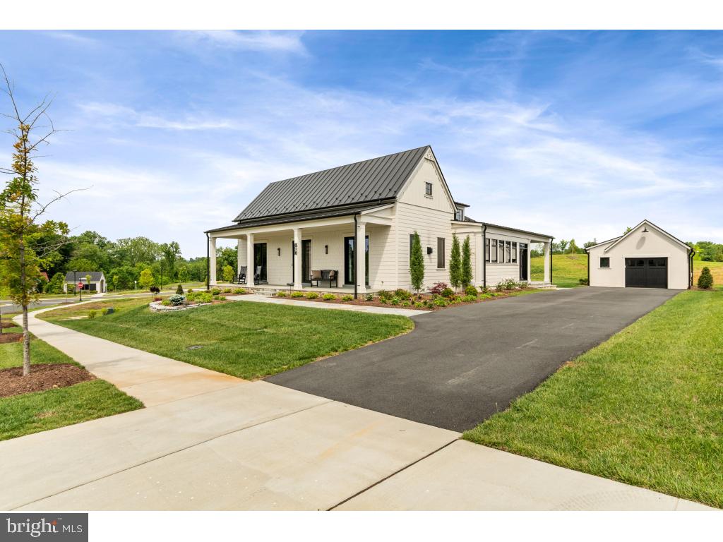 610 MARTINGALE RIDGE DR, MIDDLEBURG, Virginia 20117, 3 Bedrooms Bedrooms, ,3 BathroomsBathrooms,Residential,For sale,610 MARTINGALE RIDGE DR,VALO2100168 MLS # VALO2100168