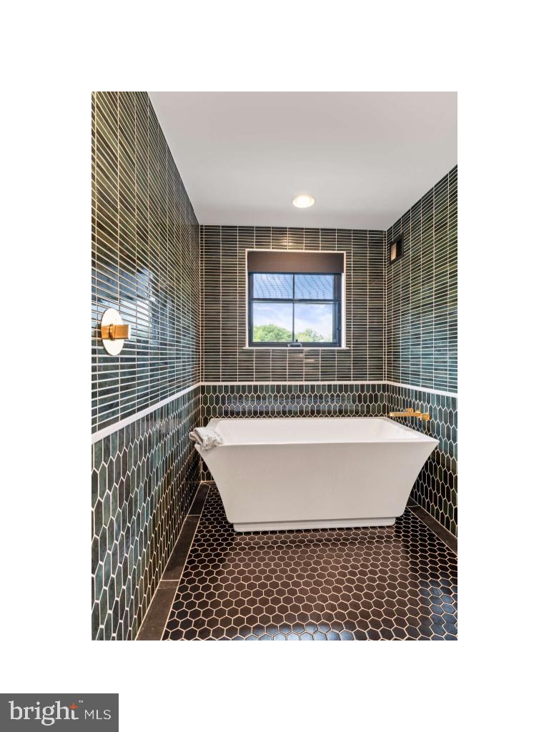 610 MARTINGALE RIDGE DR, MIDDLEBURG, Virginia 20117, 3 Bedrooms Bedrooms, ,3 BathroomsBathrooms,Residential,For sale,610 MARTINGALE RIDGE DR,VALO2100168 MLS # VALO2100168