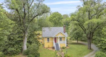 2523 STONY POINT RD, CHARLOTTESVILLE, Virginia 22911, 3 Bedrooms Bedrooms, ,2 BathroomsBathrooms,Residential,For sale,2523 STONY POINT RD,665955 MLS # 665955