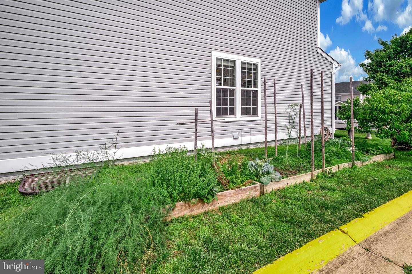 106 PEAR BLOSSOM RD, STAFFORD, Virginia 22554, 5 Bedrooms Bedrooms, ,3 BathroomsBathrooms,Residential,For sale,106 PEAR BLOSSOM RD,VAST2040054 MLS # VAST2040054