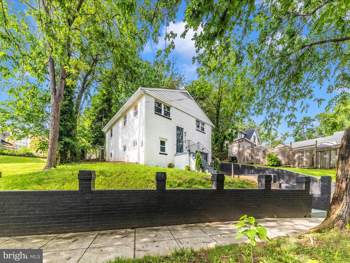 2050 HAMLIN ST NE, WASHINGTON, District Of Columbia 20018, 4 Bedrooms Bedrooms, ,4 BathroomsBathrooms,Residential,For sale,2050 HAMLIN ST NE,DCDC2206814 MLS # DCDC2206814