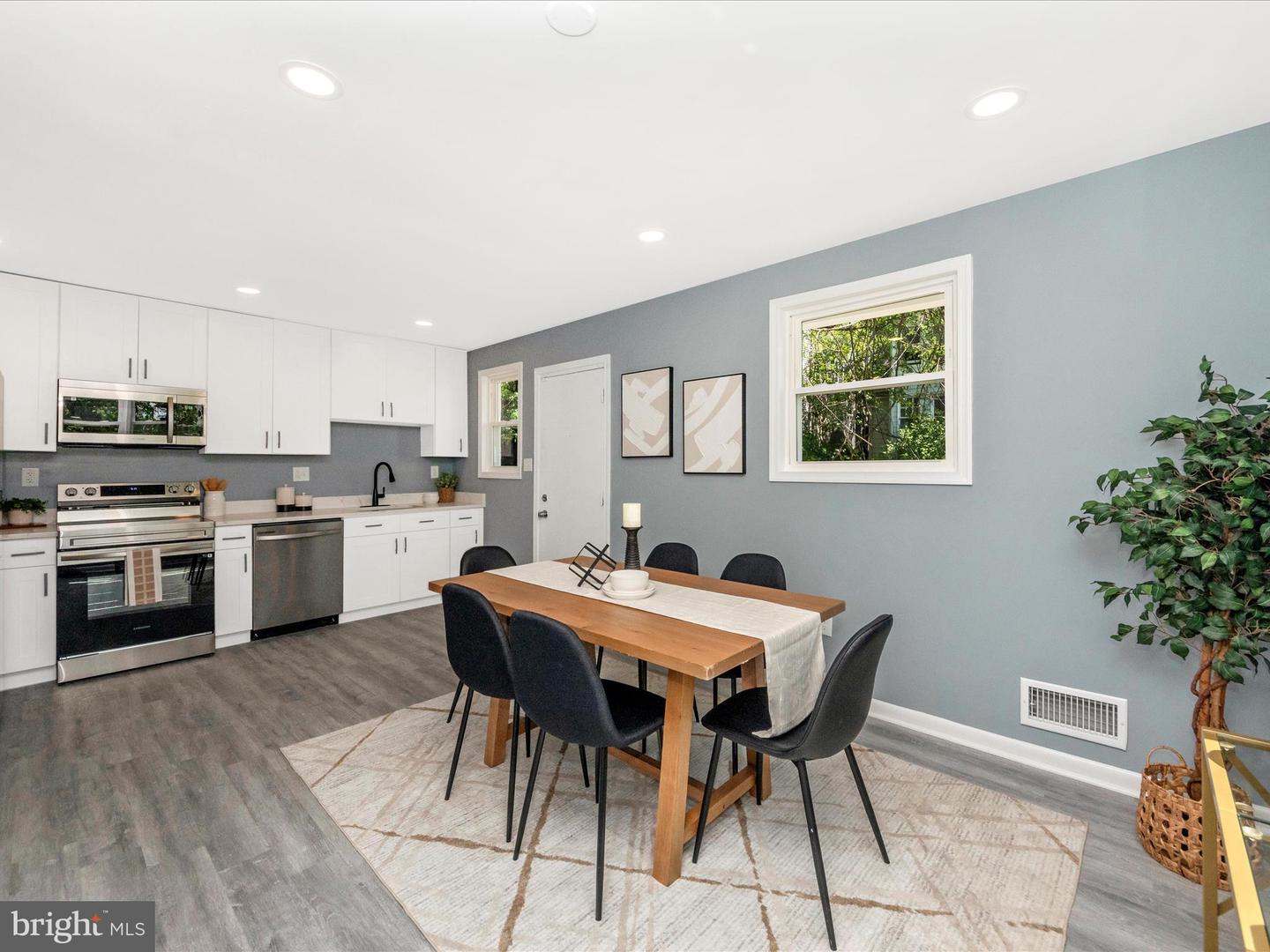 2050 HAMLIN ST NE, WASHINGTON, District Of Columbia 20018, 4 Bedrooms Bedrooms, ,4 BathroomsBathrooms,Residential,For sale,2050 HAMLIN ST NE,DCDC2206814 MLS # DCDC2206814