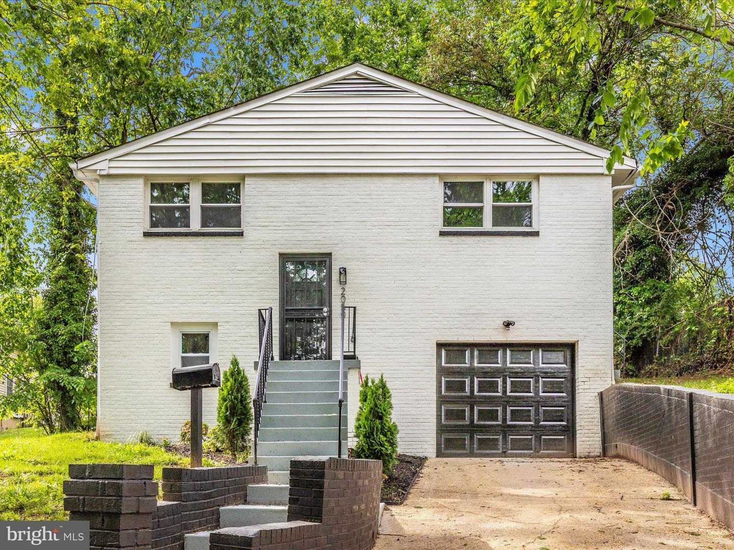 2050 HAMLIN ST NE, WASHINGTON, District Of Columbia 20018, 4 Bedrooms Bedrooms, ,4 BathroomsBathrooms,Residential,For sale,2050 HAMLIN ST NE,DCDC2206814 MLS # DCDC2206814