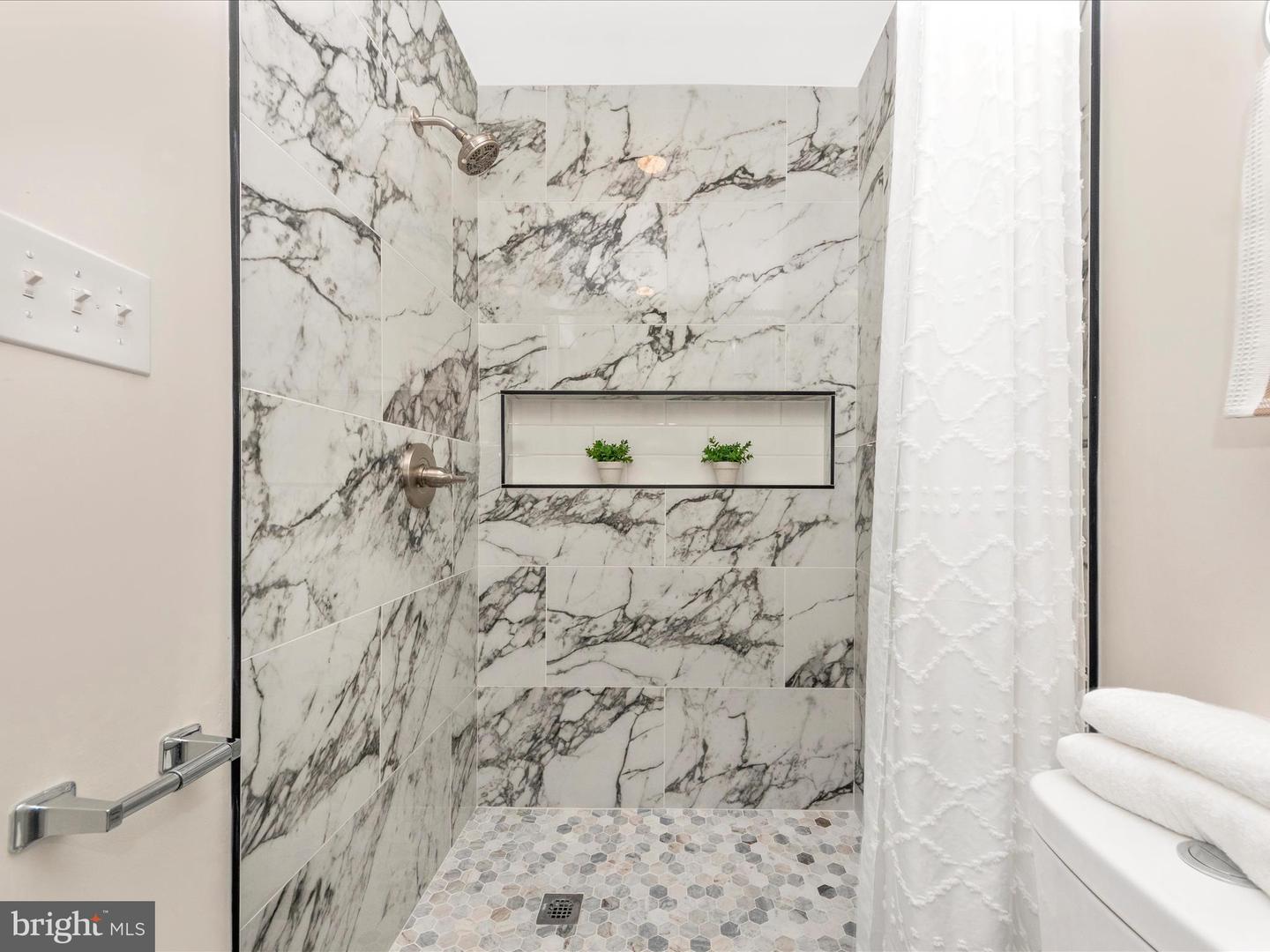 2050 HAMLIN ST NE, WASHINGTON, District Of Columbia 20018, 4 Bedrooms Bedrooms, ,4 BathroomsBathrooms,Residential,For sale,2050 HAMLIN ST NE,DCDC2206814 MLS # DCDC2206814
