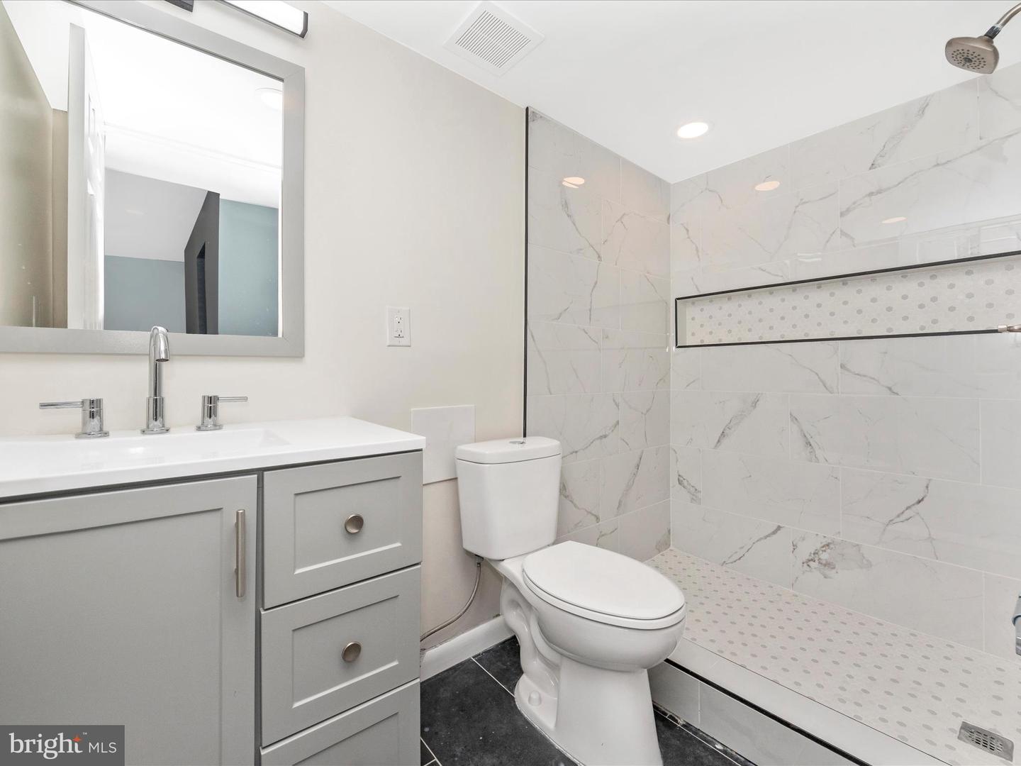 2050 HAMLIN ST NE, WASHINGTON, District Of Columbia 20018, 4 Bedrooms Bedrooms, ,4 BathroomsBathrooms,Residential,For sale,2050 HAMLIN ST NE,DCDC2206814 MLS # DCDC2206814