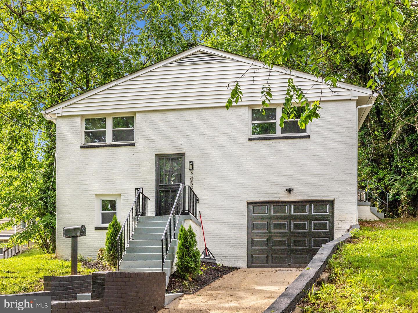 2050 HAMLIN ST NE, WASHINGTON, District Of Columbia 20018, 4 Bedrooms Bedrooms, ,4 BathroomsBathrooms,Residential,For sale,2050 HAMLIN ST NE,DCDC2206814 MLS # DCDC2206814