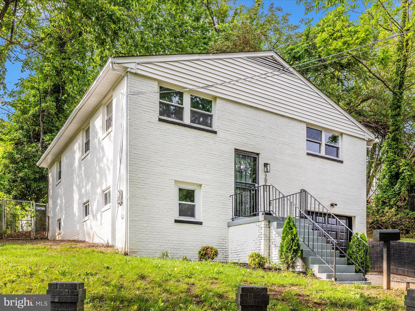 2050 HAMLIN ST NE, WASHINGTON, District Of Columbia 20018, 4 Bedrooms Bedrooms, ,4 BathroomsBathrooms,Residential,For sale,2050 HAMLIN ST NE,DCDC2206814 MLS # DCDC2206814