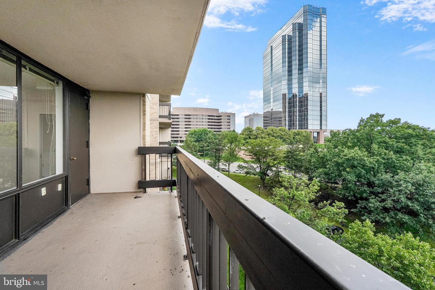 3701 S GEORGE MASON DR #611N, FALLS CHURCH, Virginia 22041, 2 Bedrooms Bedrooms, ,1 BathroomBathrooms,Residential,For sale,3701 S GEORGE MASON DR #611N,VAFX2249324 MLS # VAFX2249324