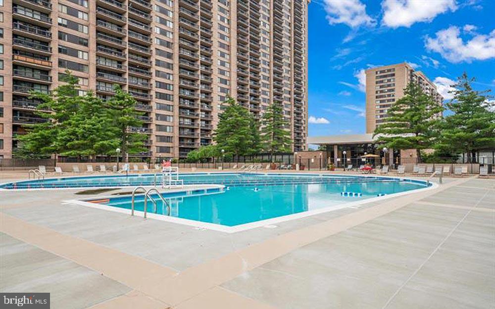 3701 S GEORGE MASON DR #611N, FALLS CHURCH, Virginia 22041, 2 Bedrooms Bedrooms, ,1 BathroomBathrooms,Residential,For sale,3701 S GEORGE MASON DR #611N,VAFX2249324 MLS # VAFX2249324