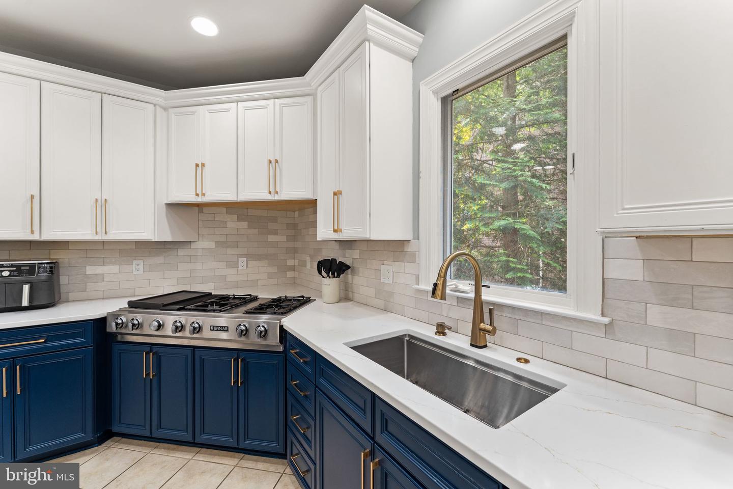 22962 LOIS LN, BRAMBLETON, Virginia 20148, 6 Bedrooms Bedrooms, ,5 BathroomsBathrooms,Residential,For sale,22962 LOIS LN,VALO2100172 MLS # VALO2100172