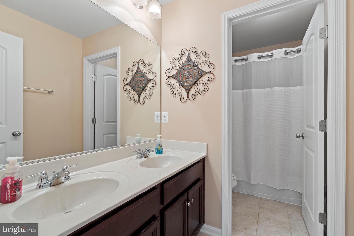 5696 LIBERTY MANOR CIR, WOODBRIDGE, Virginia 22193, 4 Bedrooms Bedrooms, ,2 BathroomsBathrooms,Residential,For sale,5696 LIBERTY MANOR CIR,VAPW2097642 MLS # VAPW2097642