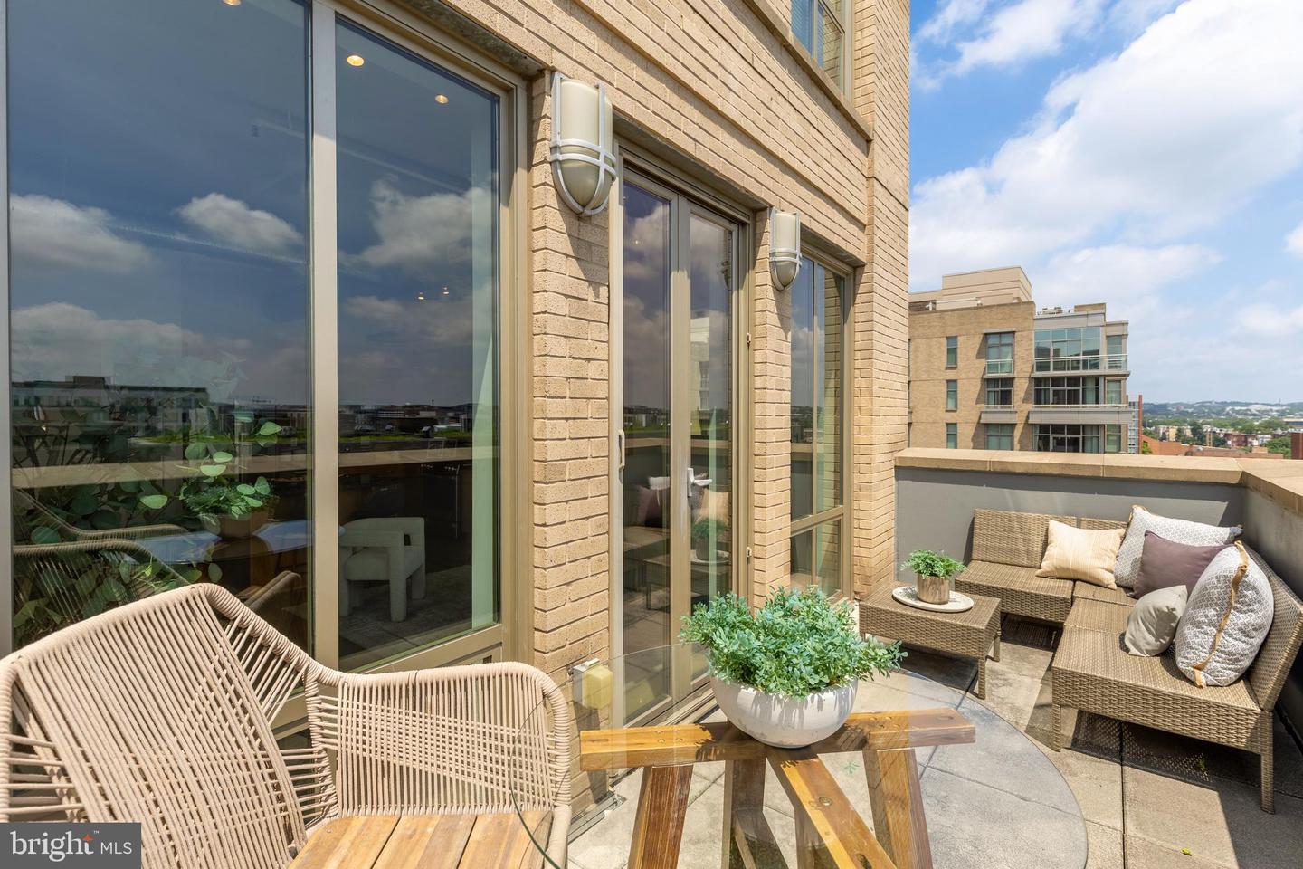 301 MASSACHUSETTS AVE NW #1103, WASHINGTON, District Of Columbia 20001, 2 Bedrooms Bedrooms, 6 Rooms Rooms,2 BathroomsBathrooms,Residential,For sale,301 MASSACHUSETTS AVE NW #1103,DCDC2206888 MLS # DCDC2206888